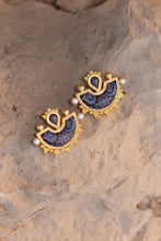 Load image into Gallery viewer, Luna