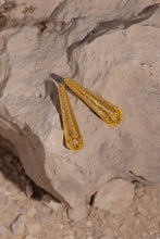 Load image into Gallery viewer, Solstice