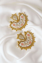 Load image into Gallery viewer, Gulestan