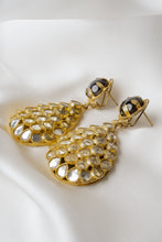 Load image into Gallery viewer, Kundun two faced