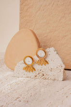 Load image into Gallery viewer, Minimalist Sunflower