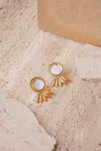 Load image into Gallery viewer, Minimalist Sunflower