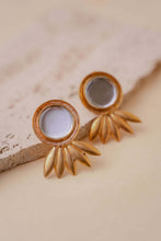 Load image into Gallery viewer, Minimalist Sunflower