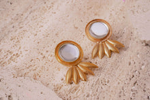 Load image into Gallery viewer, Minimalist Sunflower