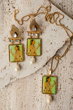 Load image into Gallery viewer, Umrao Jan