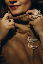 Load image into Gallery viewer, Bulbul Brooch