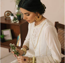 Load image into Gallery viewer, Signature Small Gold